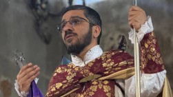 Мы ведём борьбу с момента рождения и до самой смерти: борьбу против греха, борьбу против преследований, развязанных против нас, борьбу с реальностью смерти и страхом смерти — отец Рубен