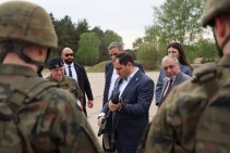 Посетил первую механизированную бригаду Варшавы — Папикян