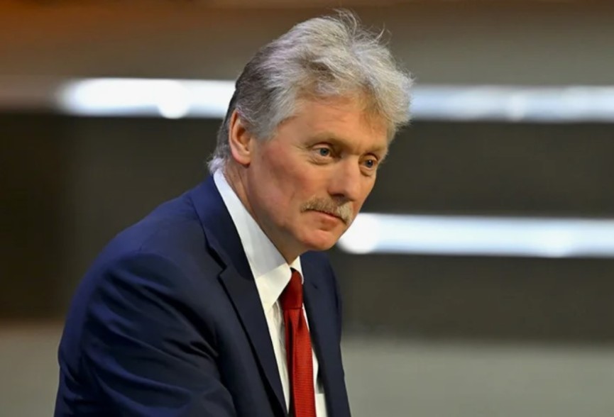 Россия привержена дипломатическому пути урегулирования на Украине – Песков