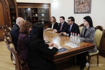 Արթուր Նահապետյանը հանդիպել է Հայաստանի ՔՀԿ-ների հակակոռուպցիոն կոալիցիայի ներկայացուցիչների հետ