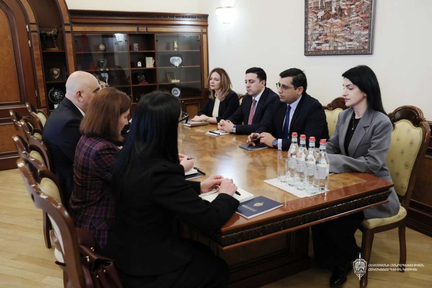 Արթուր Նահապետյանը հանդիպել է Հայաստանի ՔՀԿ-ների հակակոռուպցիոն կոալիցիայի ներկայացուցիչների հետ