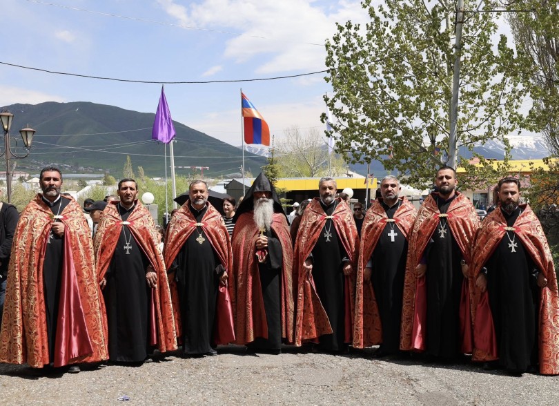 Ապարանի Վերածնունդ հուշահամալիրում կատարվել է Հանրապետական մաղթանք. Լուսանկարներ