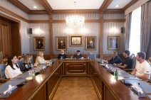 Ամենայն Հայոց Կաթողիկոսն ընդունել է «Մարդու իրավունքների և Ցեղասպանագիտության կենտրոն» ՀԿ ներկայացուցիչներին