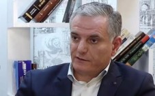 Այսօր այնքան են կողոպտվել, ոտնահարվել ու նսեմացվել մեր շահերն ու հայկական գործոնը, որ կառավարումը վերածվել է ընդամենը «ծաղիկ ծախողի գործառույթի». Զաքարյան