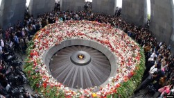 Отвергнув всех предателей, отрицающих историю и справедливость, мы вместе докажем неотвратимость наказания преступников