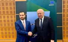 Айрапетян в Париже встретился с комиссаром Еврокомиссии по обороне и космосу