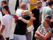 «Բարով գնաք և հաղթական ու հպարտ վերադառնաք ձեր օջախներ». Նոյեմբերյանում մեկնարկել է ամառային զորակոչը. Լուսանկարներ
