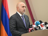 В случае нормального переговорщика на Вашингтонской встрече можно было бы добиться возвращения наших пленных соотечественников, а для Никола эти люди не имеют никакой ценности — Армен Ашотян