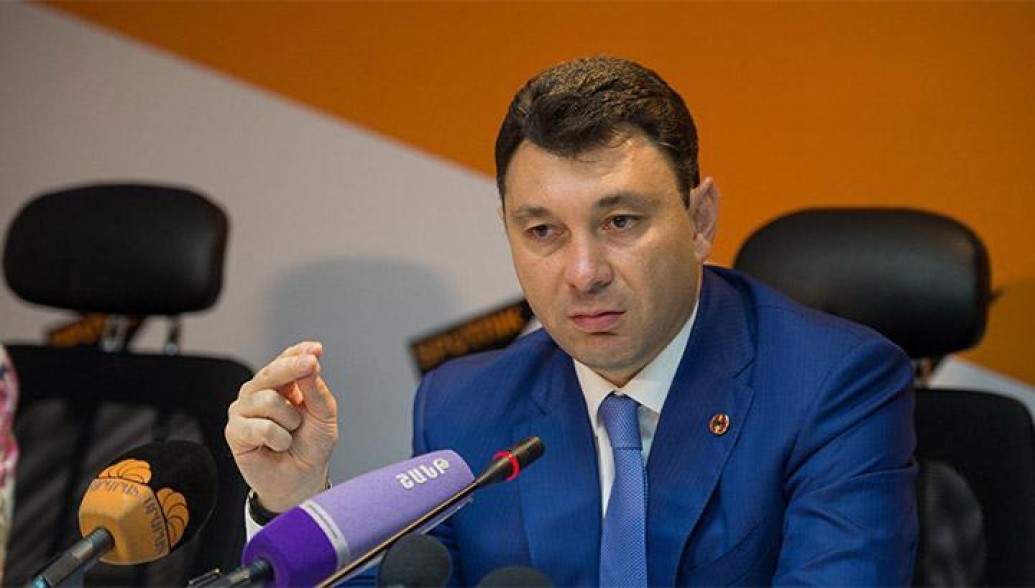 В Ереване должна быть не только улица Ленинградян, но и Сталинградян — в честь армянских героев Великой Отечественной войны: Шармазанов