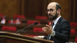 Секретаря фракции правящей в Армении партии призвали извиниться