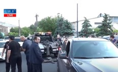 Возле дома Самвела Карапетяна 45 человек подверглись приводу