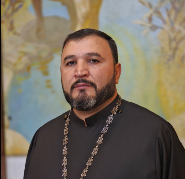 «Դուք, որ եկեղեցի քանդողների ձեռքը համբուրում եք, այսօր հանդես եք գալիս եկեղեցին բարենորոգողների դիրքի՞ց». Տեր Զարեհը Ստեփանակերտի եկեղեցու ոչնչացումն արդարացնող ՔՊ-ականներին է դիմել