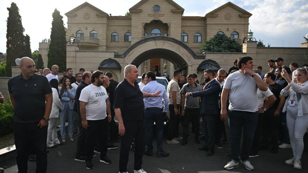 Обыск, проведённый в квартире Самвела Карапетяна, носил явно незаконный характер — адвокат