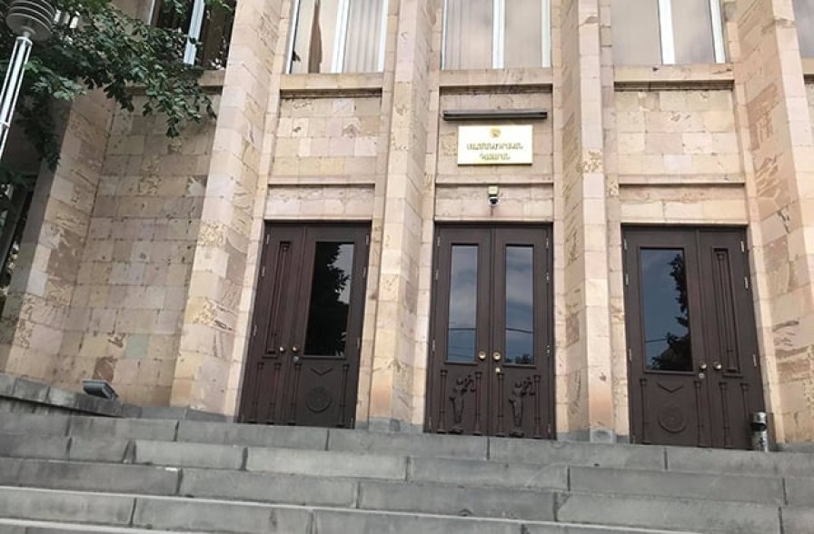 Оппозиция представила Конституционному суду доводы о том, что на предвыборную кампанию партии «Гражданский договор» из госбюджета были потрачены несколько сотен миллионов драмов