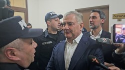 «Он нуждается в лечении»: Самвел Карапетян о Николе Пашиняне