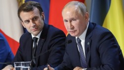 Путин провел телефонный разговор с Макроном