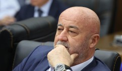 Войны не будет: мы продадим свои дома за 40 тысяч долларов и будем рады, что нас не убили — Овик Агазарян