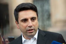 Мы «убрали» Акопа Асланяна, но сделали так, чтобы он получал пенсию, потому что на заседании «Гражданского договора» он плакал — Ален Симонян (видео)