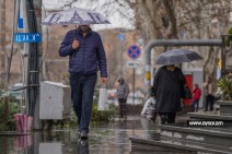 В отдельных районах ожидаются кратковременные дожди и грозы, местами возможен град