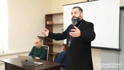 Տեր Առնակն ազատազրկված անձանց հետ Մեծ պահքի և ապաշխարության մասին հոգևոր զրույց է ունեցել
