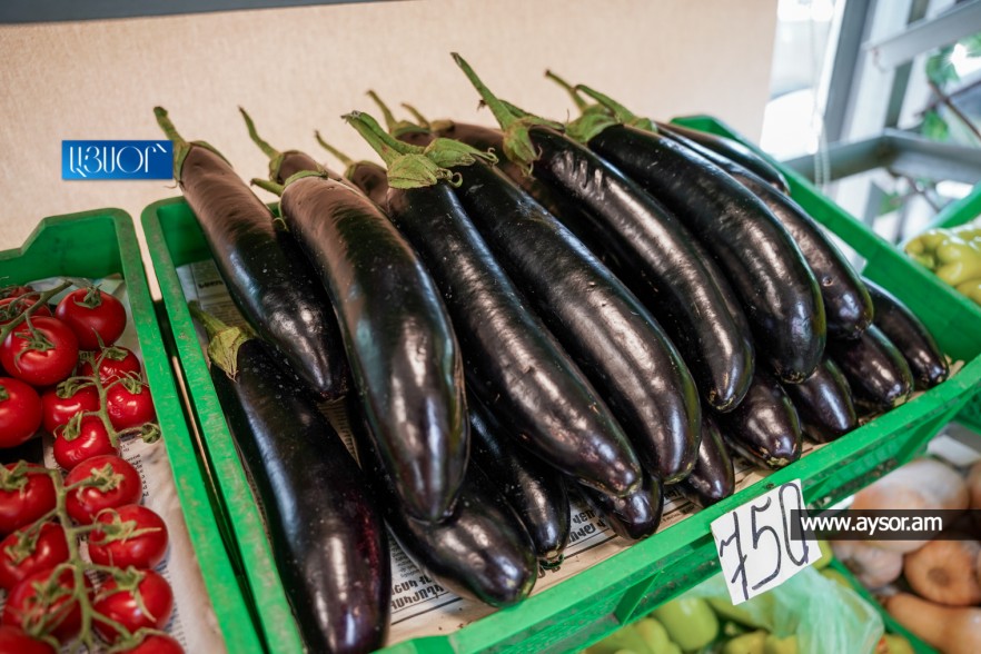 С 10 июля физическим лицам запрещается вывозить из Армении сельхозпродукцию весом свыше 5 кг
