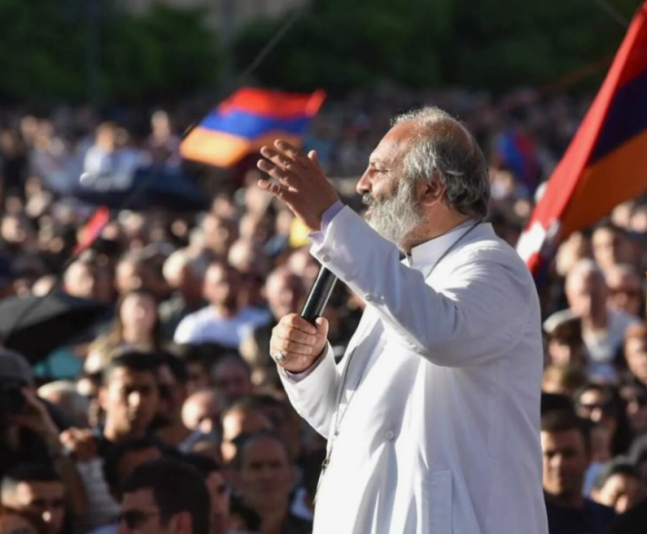 «Настал час сказать своё неподкупное слово на этом важном этапе освобождения Родины» — обращение архиепископ Баграта к жителям Тавуша