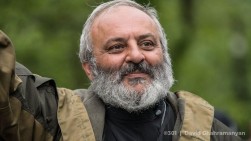 Архиепископ Баграт Галстанян подал иски против министра здравоохранения и ещё шести лиц