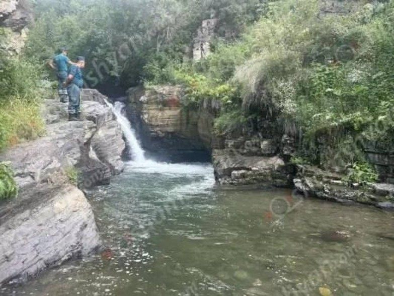 Водолаз поднял тело погибшего с глубины 6 метров
