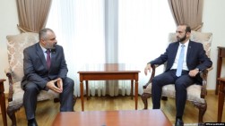 “I have no comment” – Ararat Mirzoyan declines to comment on David Babayan’s message