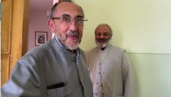 Предполагается, что архиепископов Баграта Галстаняна и Микаела Аджапахяна специально поместили в одну камеру, чтобы прослушивать их разговоры — адвокат