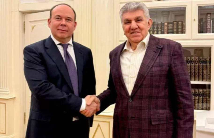 Ара Абрамян встретился с главой администрации президента РФ Антоном Вайно