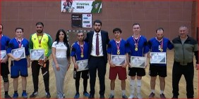 Առողջ սերունդ, ամուր պետություն. Հովհաննես Ծառուկյանը պարգևատրել է ֆուտզալի մրցաշարի հաղթողներին (Տեսանյութ)