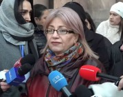 «Если можно привезти бензин, почему бы не привезти останки родственников этих людей?» — акция протеста у правительства (видео)
