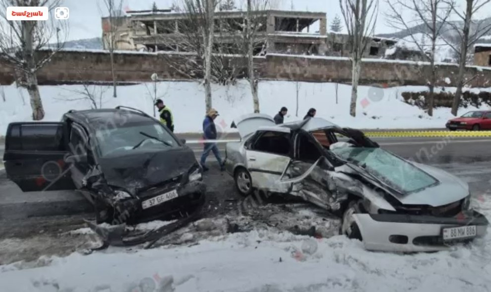 В Ванадзоре столкнулись «Opel Zafira» и «Opel Vectra»: 9 пострадавших