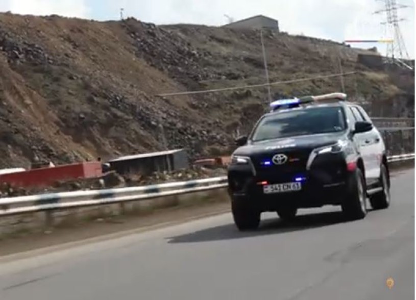 Իրավախախտումը չարձանագրելու համար Կոտայքի պարեկներին կաշառք առաջարկած տղամարդը ձերբակալվել է