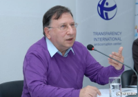В Армении в борьбе с коррупцией наблюдается избирательный подход: власть мягка к своим и строга к оппозиции — Варужан Октанян