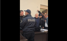 — Обязательно должен был прийти за мной, сын? «Я не пришел, меня привезли»: Вардан и Спартак Гукасяны предстали перед судом