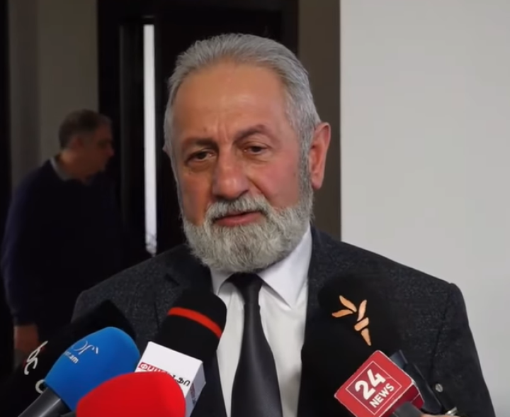 Вопрос об отстранении архиепископа Вртанеса от духовного руководства Арцахской епархией будет рассмотрен после официальной позиции Католикоса — Багунц