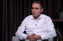 «Сегодня тот день, когда Антихрист должен отступить, осознав, что ему не удалось поработить армянина и заковать его душу в цепи» — Чалабян