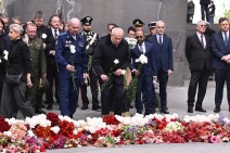 Посол России в Армении почтил память жертв Геноцида армян