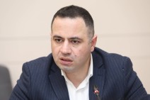 Эта «шоу-программа» медицинского страхования продлится до конца выборов, чтобы большинство населения радостно проголосовало, а потом скажут, что денег нет — Геворг Григорян