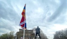 С площади Франции убрали флаг Арцаха — член Общественного совета Арцаха бьет тревогу