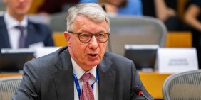 Евродепутат призвал Еврокомиссию направить наблюдателей на суды над армянскими пленными в Баку