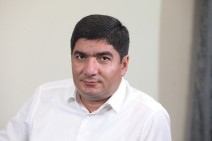 Уважаемые коррупционеры и грабители, с праздником — Месроп Манукян (видео)