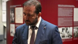 Российского дипломата растрогала выставка в Ереване, посвященная Геноциду армян