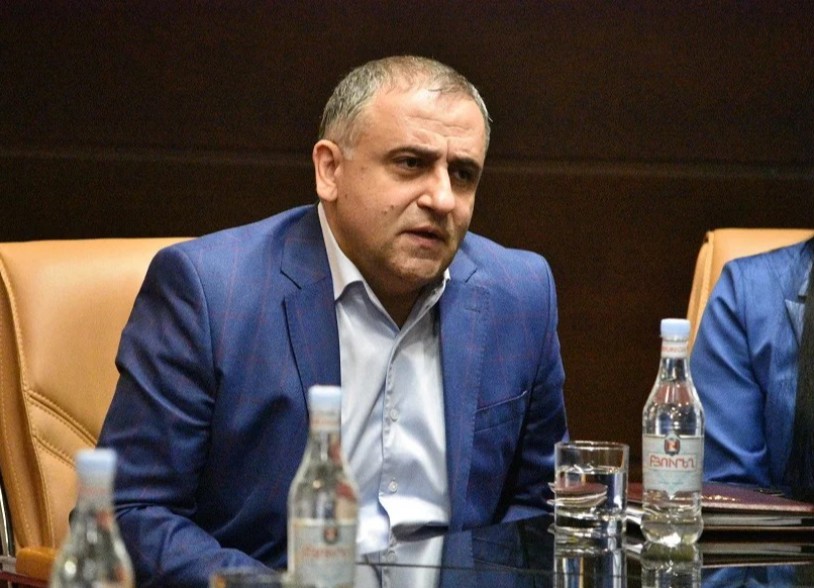 Խուզարկել են Սամվել Կարապետյանի խոսքը վերլուծող լեզվաբանի տունը. փաստաբան (Տեսանյութ)