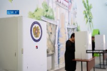 As of 8 PM, 1,476,597 citizens, or 58.97% of voters, participated in the elections