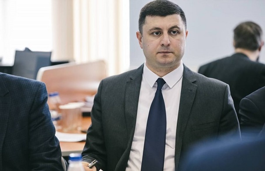 Алиев, договаривающийся с Пашиняном о «мире», заявил, что в Армении — больное общество: Абрамян