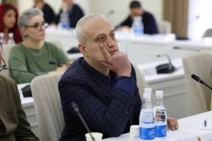 Քաղաքապետարանում ծեծի ենթարկված ավագանու անդամ Սարգիս Տեր-Եսայանի ինքնազգացողությունը վատացել է, դիմել է հիվանդանոց