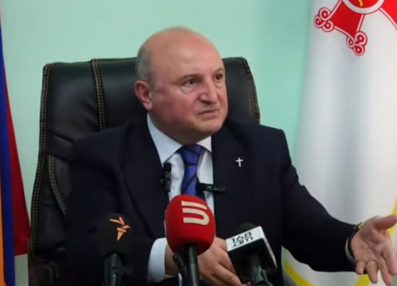 Вардан Гукасян — Пашиняну: «Весь Гюмри говорит о раздаче вами предвыборных взяток — вы привозили людей на автобусах, на один дом зарегистрировали 57 человек»